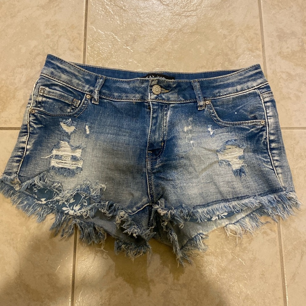 Wax Jean - Los Angeles. Faded jean shorts. Size M.